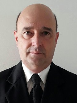 Me. Wolnei Centenaro - CRO 7048